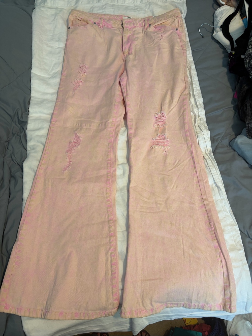 Women's Pink Distressed Wide-Leg Jeans